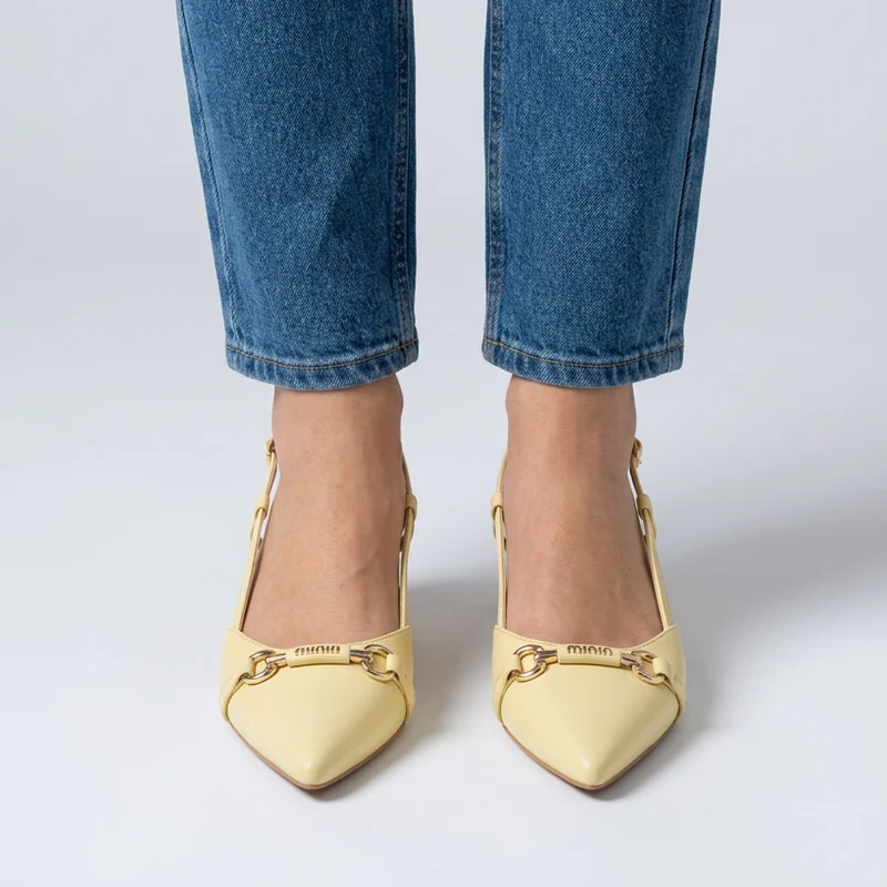 Benedetta | Elegante Slingback-Pumps mit goldenem Detail