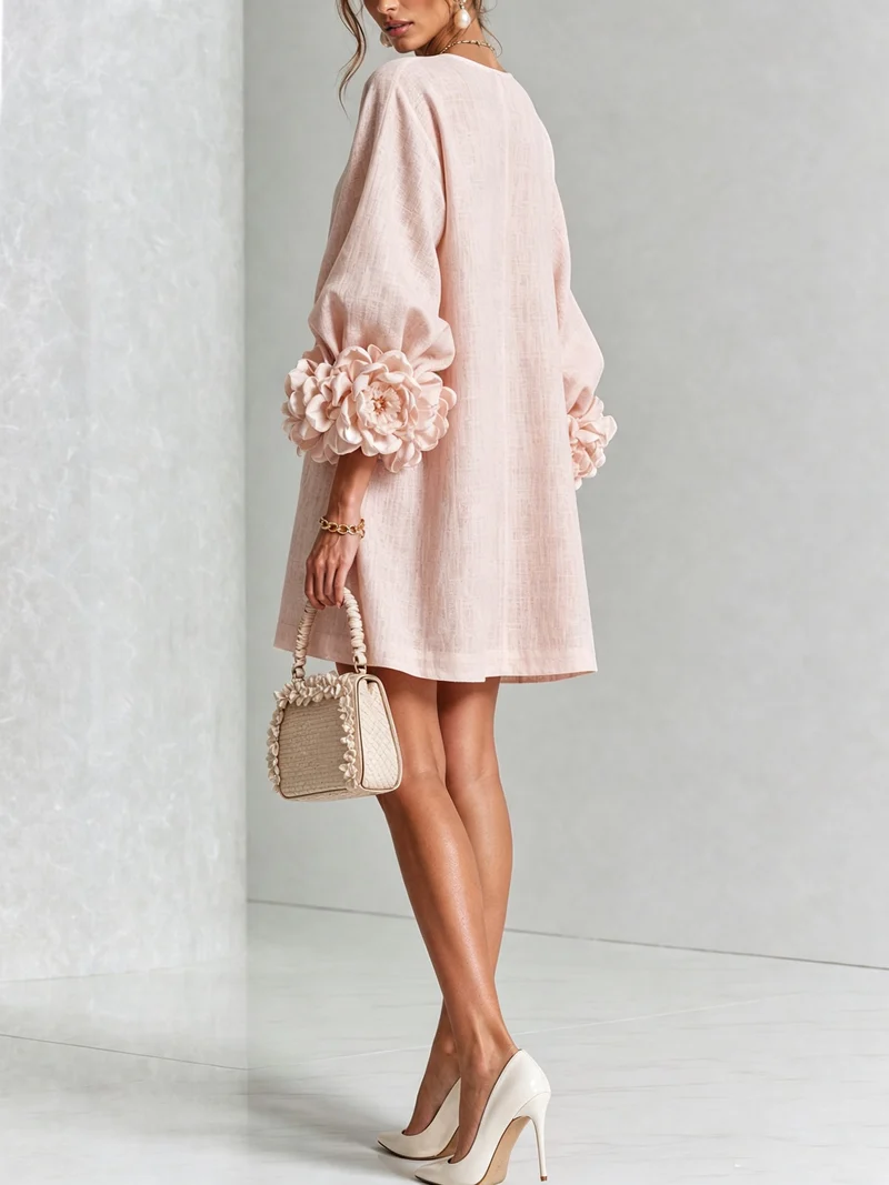Aijee | Minikleid mit Blumenknöpfen und floralen Manschetten