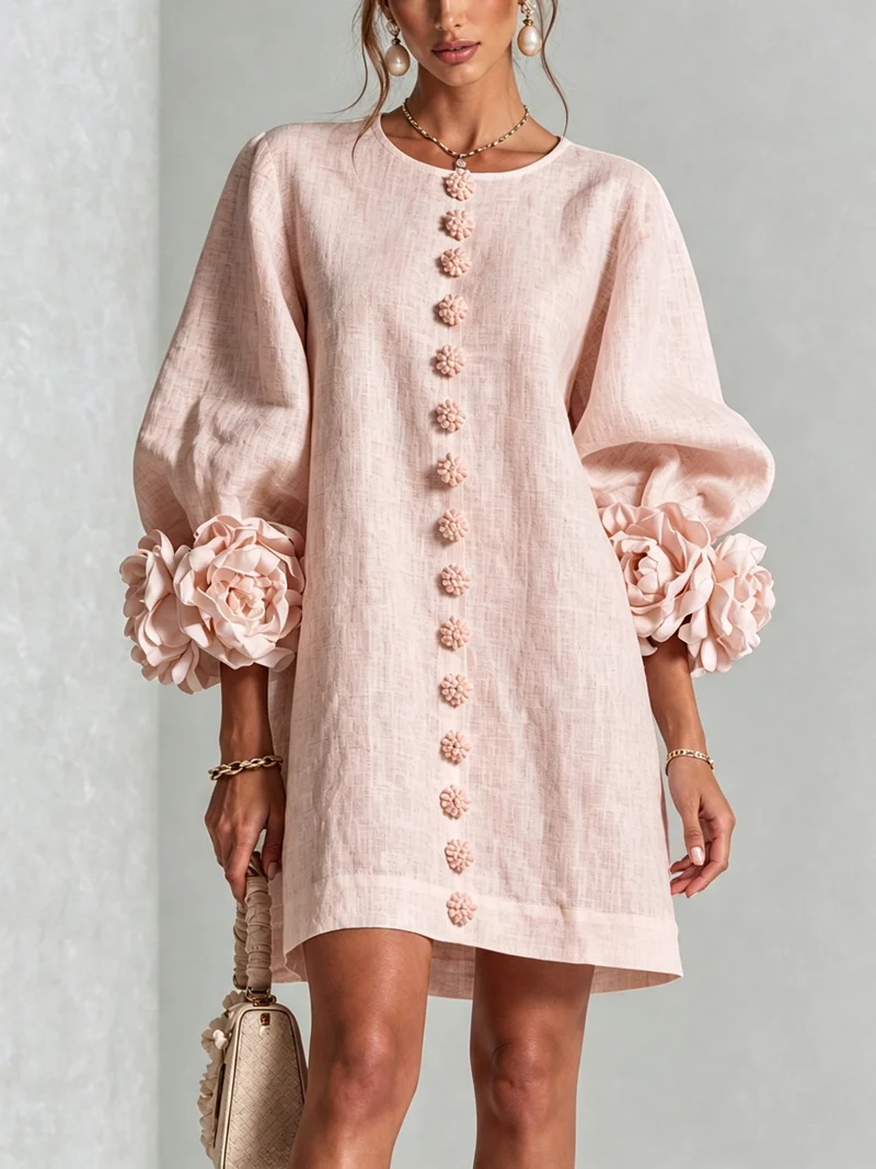 Aijee | Minikleid mit Blumenknöpfen und floralen Manschetten
