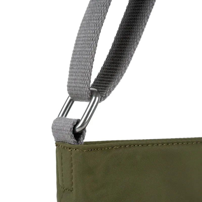 ROKA Kennington B Militär-Medium-Tasche aus recyceltem Nylon