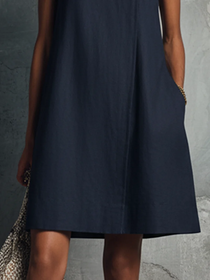 Canelie | Elegantes Business-Minikleid mit asymmetrischen Knöpfen