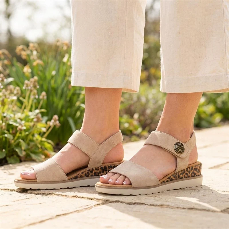 Cushioned Touch-Fasten Sandals - WOIL41044 / 327 272 - Beige