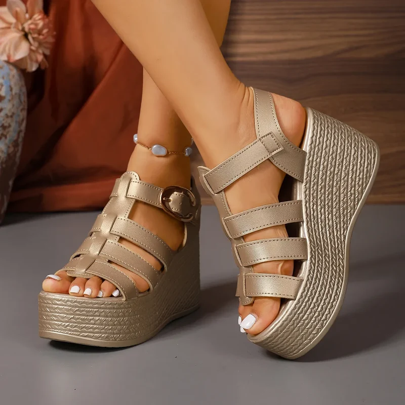 Esmeida | Damen-Keilsandalen im modernen Gladiator-Stil