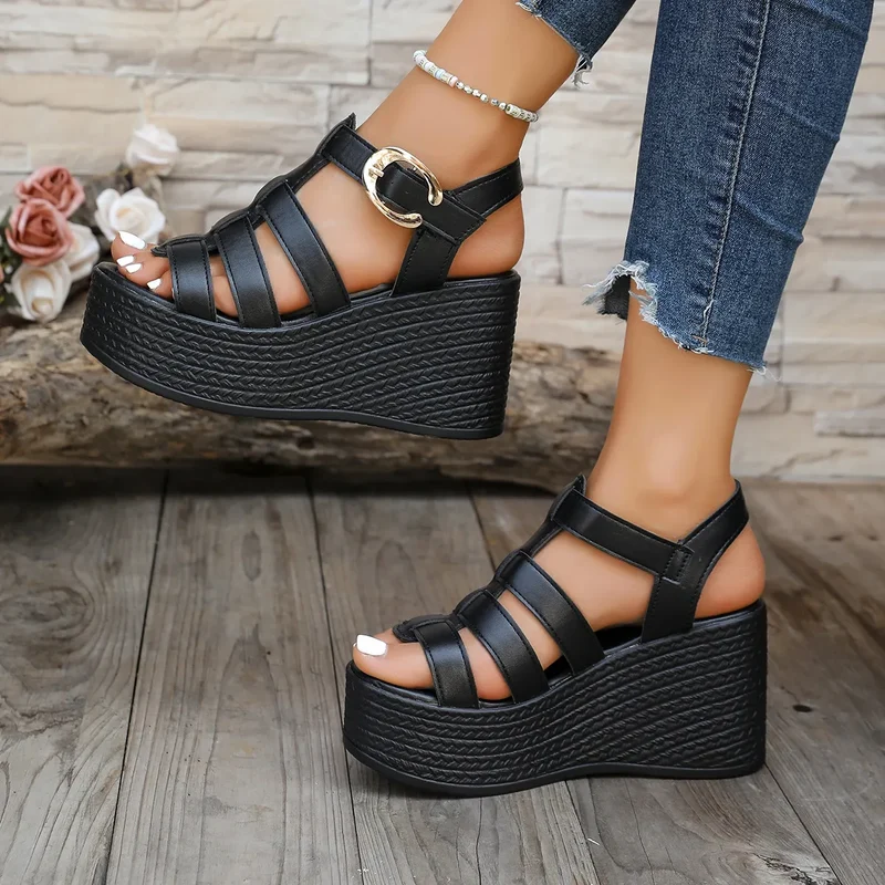 Esmeida | Damen-Keilsandalen im modernen Gladiator-Stil