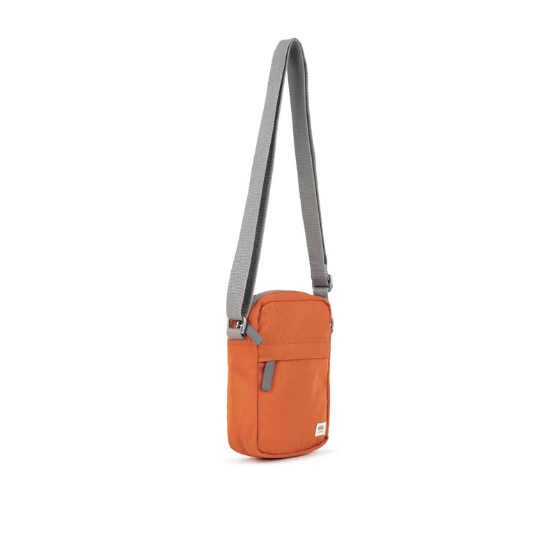 ROKA Bond Kürbis-Eingrößen-Tasche aus recyceltem Canvas
