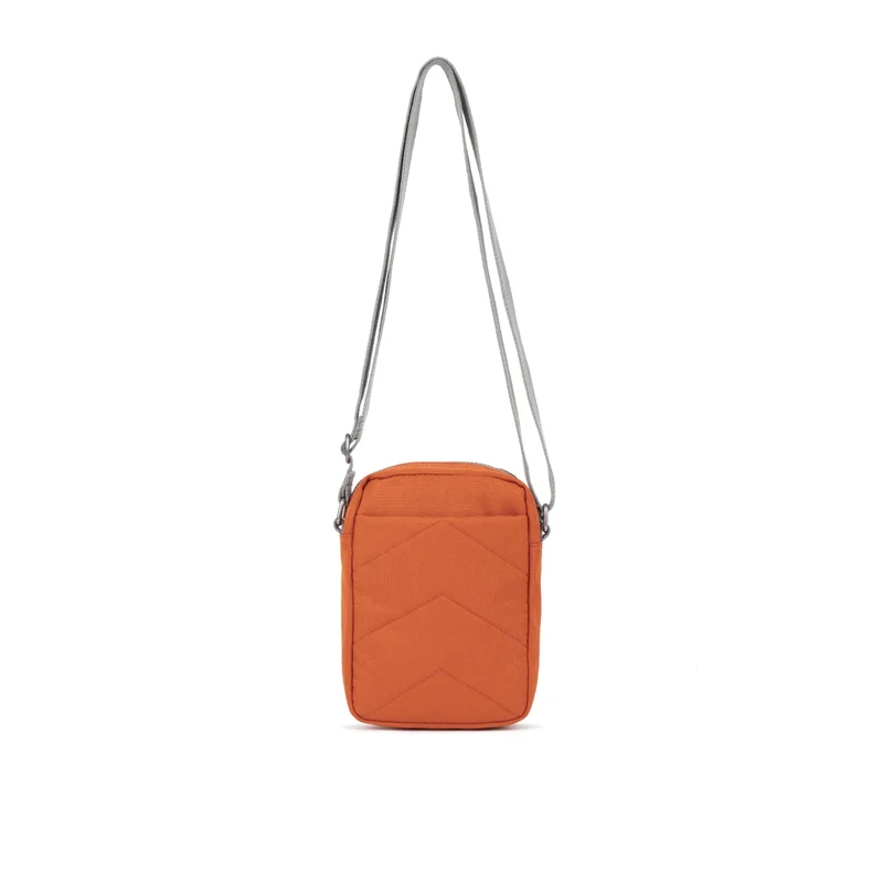 ROKA Bond Kürbis-Eingrößen-Tasche aus recyceltem Canvas