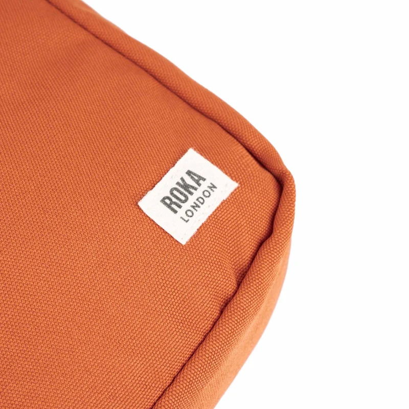 ROKA Bond Kürbis-Eingrößen-Tasche aus recyceltem Canvas