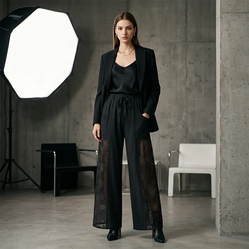 Immie | Bequeme Freizeithose mit Kordelbund und Spitze