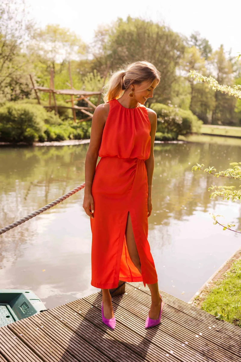 Zehelia | Ärmelloses Midikleid mit elegantem Seitenschlitz