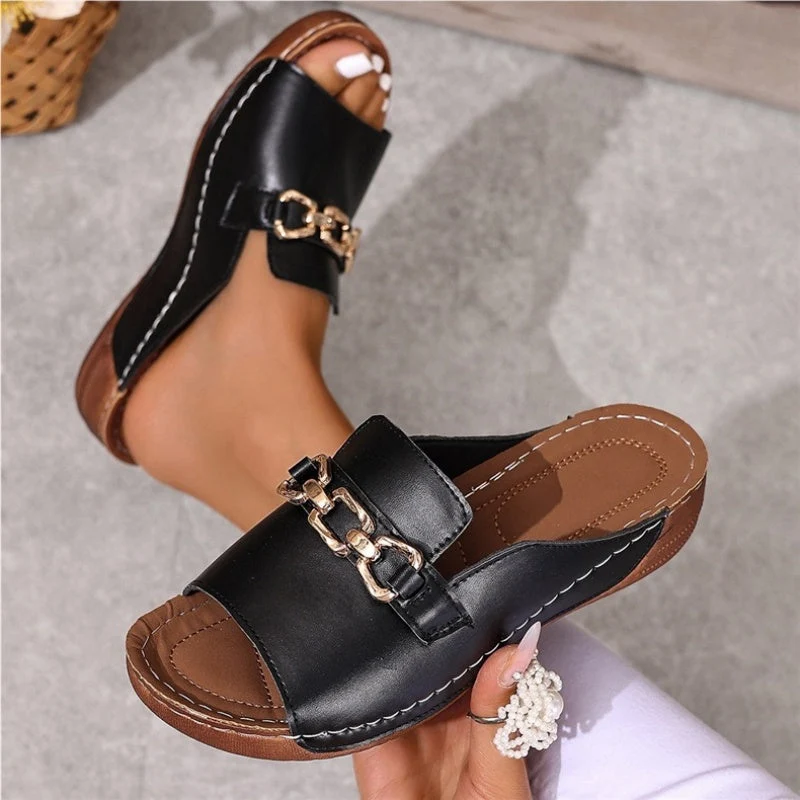 Trella | Lässige Komfortsandalen mit goldener Schnalle