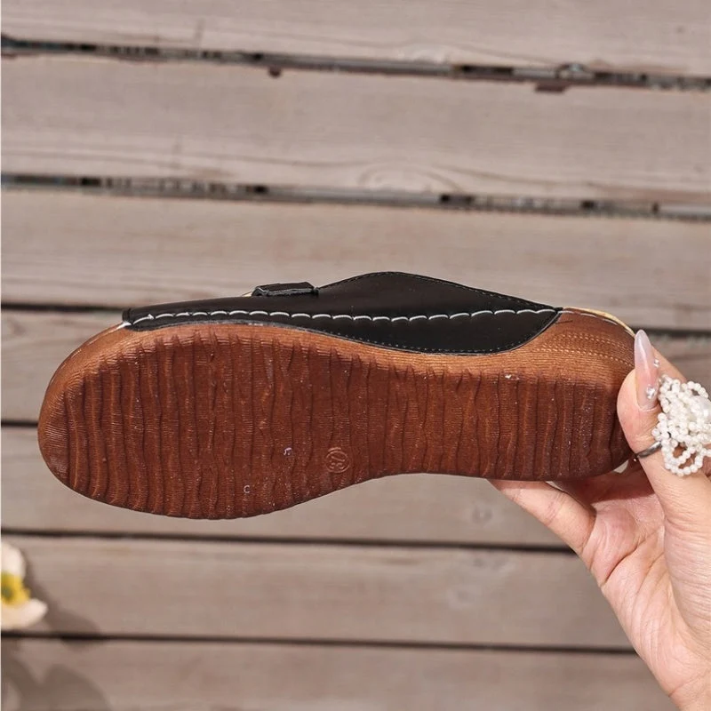 Trella | Lässige Komfortsandalen mit goldener Schnalle