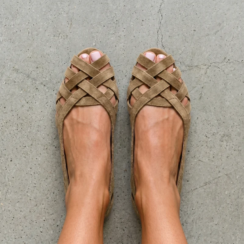 Jwella | Flache Wildleder-Sandalen mit Flechtdesign
