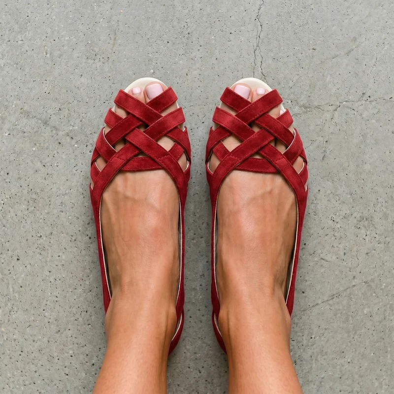 Jwella | Flache Wildleder-Sandalen mit Flechtdesign