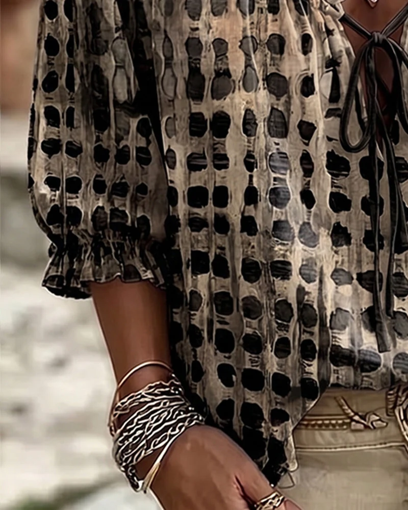 Ramceel | Gepunktete Bluse mit Schnürdetail