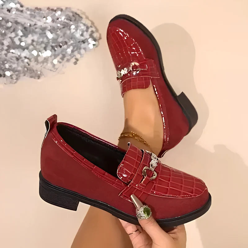 Rathina | Elegante Lack-Loafer mit Metallkette