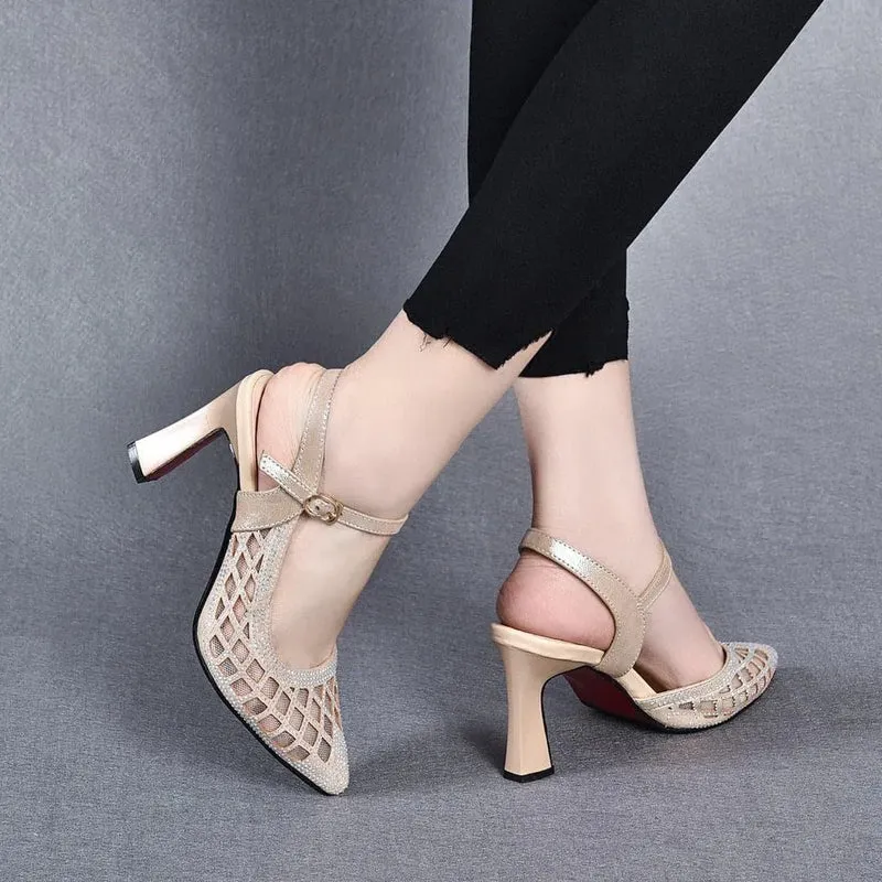 Freacy | Elegante Slingpumps mit Strassdetails
