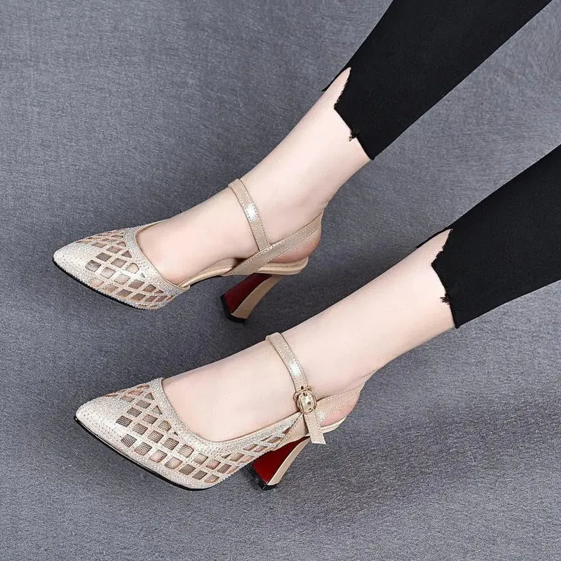 Freacy | Elegante Slingpumps mit Strassdetails