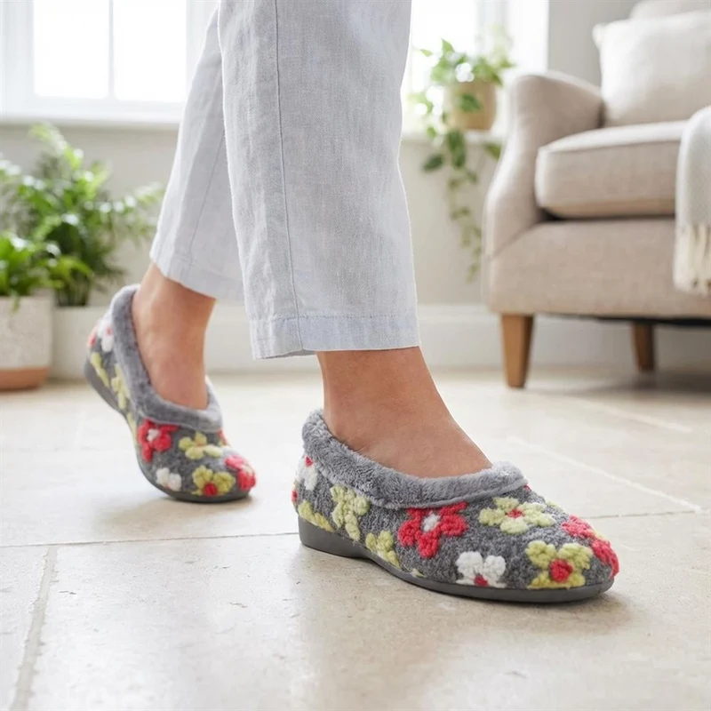Soft Floral Full Slippers - FEVI43001 / 329 503 - Grey Multi