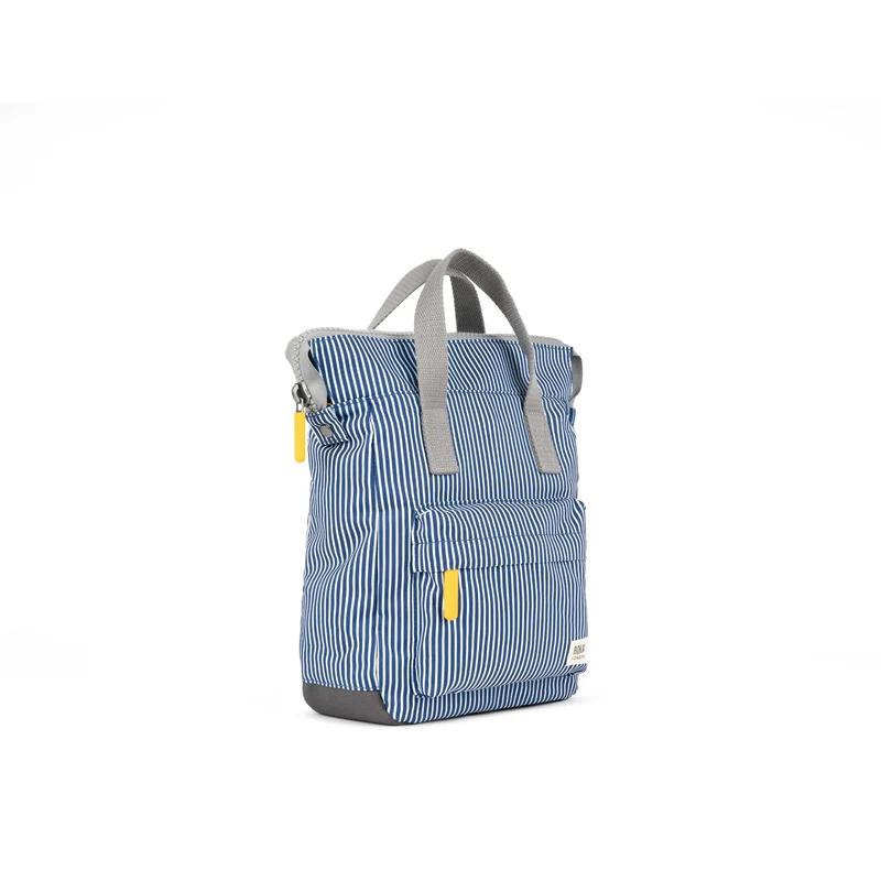 ROKA Bantry Kleine Tasche aus recyceltem Canvas mit Hickory-Streifen