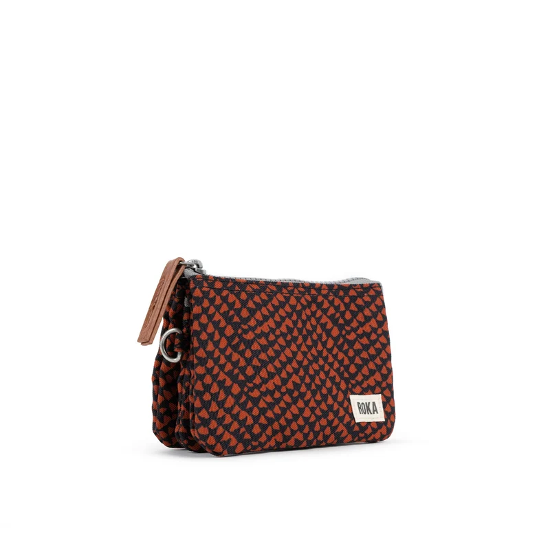 ROKA Carnaby Kleine Handtasche aus recyceltem Canvas von Ginger Snake