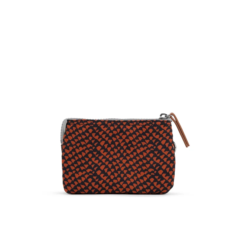 ROKA Carnaby Kleine Handtasche aus recyceltem Canvas von Ginger Snake