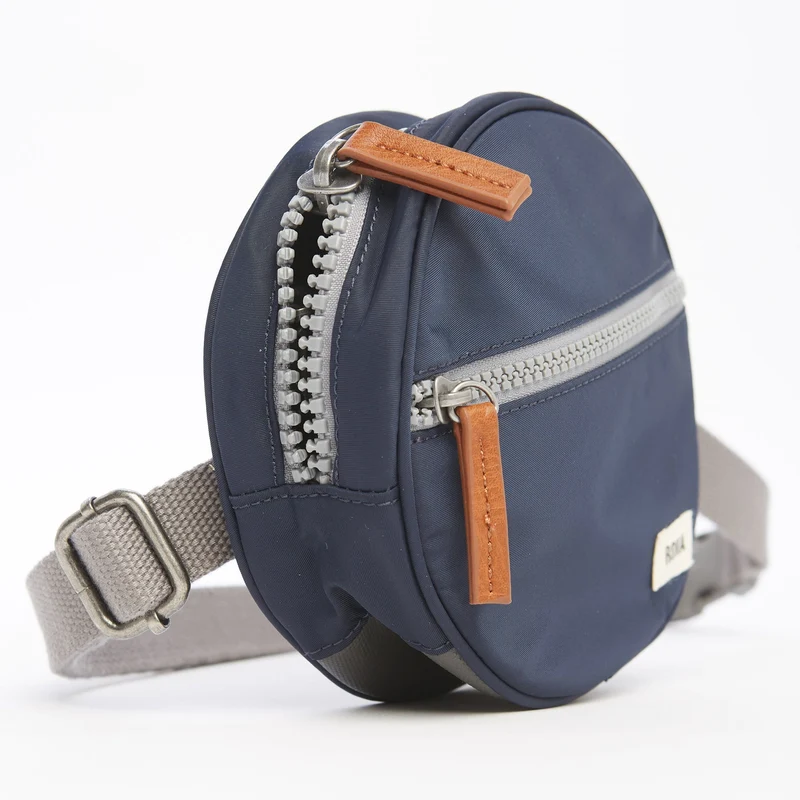 ROKA Paddington D Midnight Extra Small Tasche aus recyceltem Nylon
