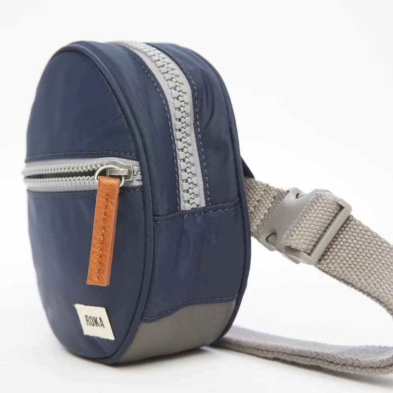 ROKA Paddington D Midnight Extra Small Tasche aus recyceltem Nylon