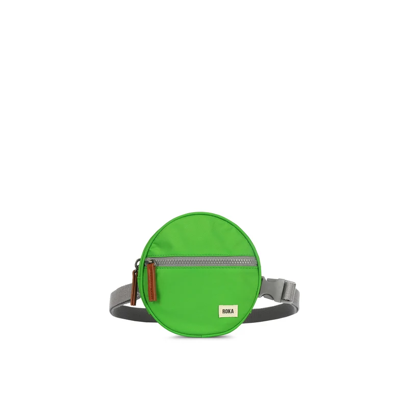 ROKA Paddington D Kelly Green Extra Small Tasche aus recyceltem Nylon