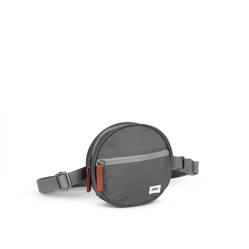 ROKA Paddington D Graphit Extra Small Tasche aus recyceltem Nylon