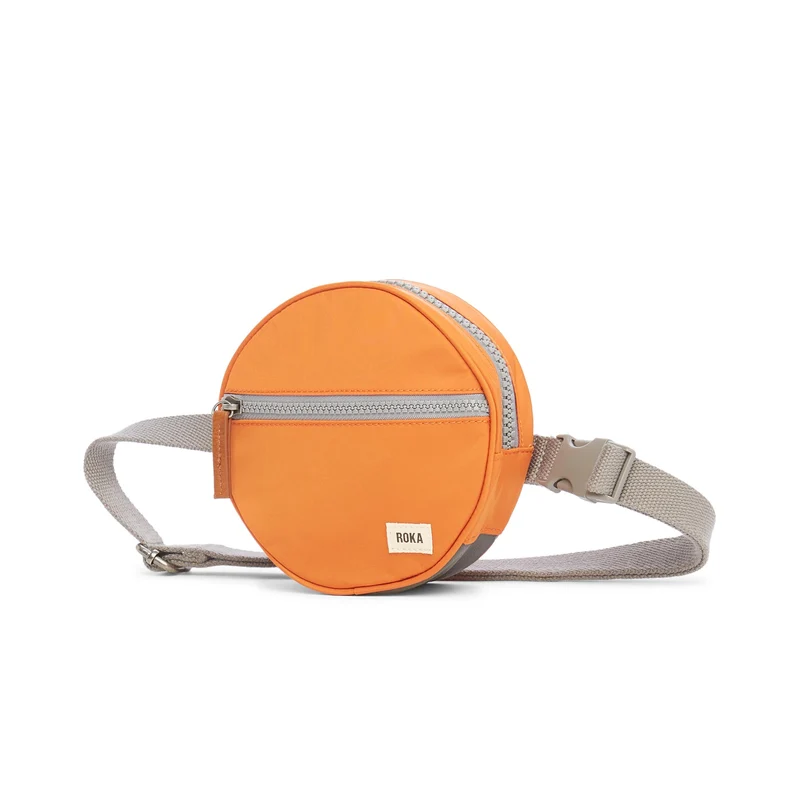 ROKA Paddington D Extra kleine Tasche aus recyceltem Nylon, Farbe: Burnt Orange