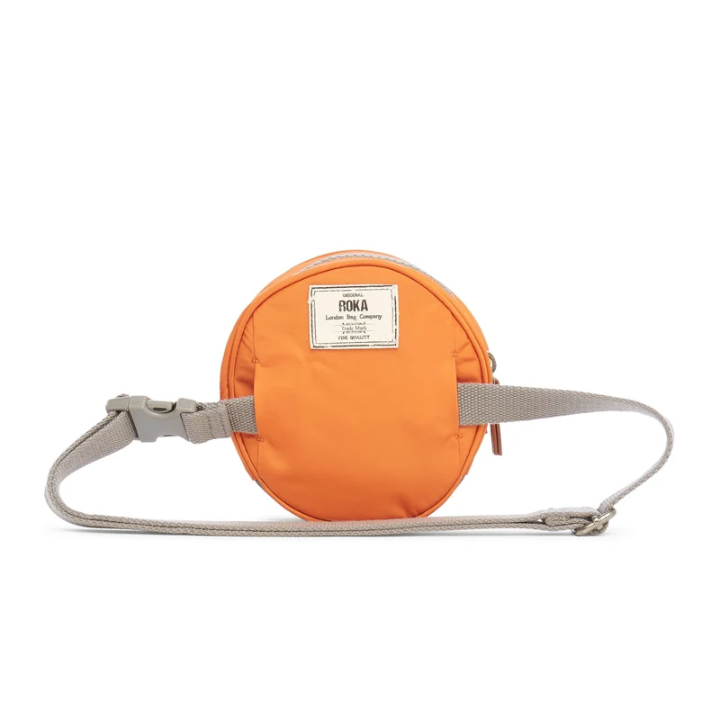ROKA Paddington D Extra kleine Tasche aus recyceltem Nylon, Farbe: Burnt Orange