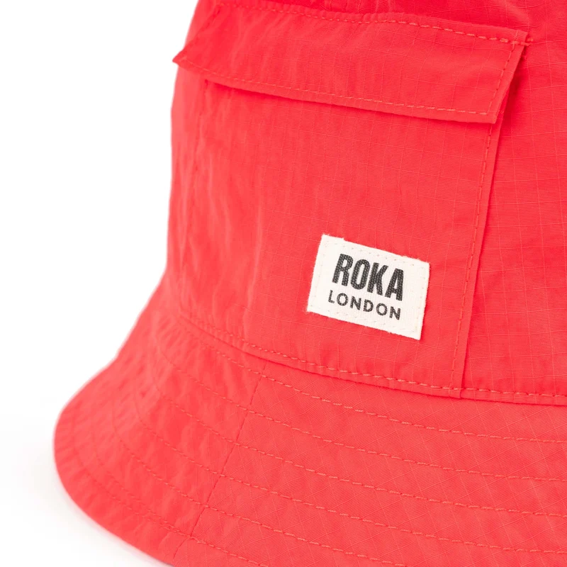 ROKA Bedford Hut aus recyceltem Nylon - Mohnblume