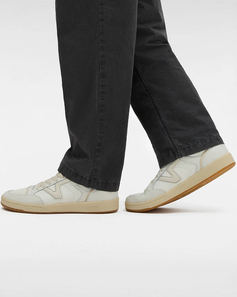 VANS Unisex Lowland Comfycush JMP R Trainer – Weiß