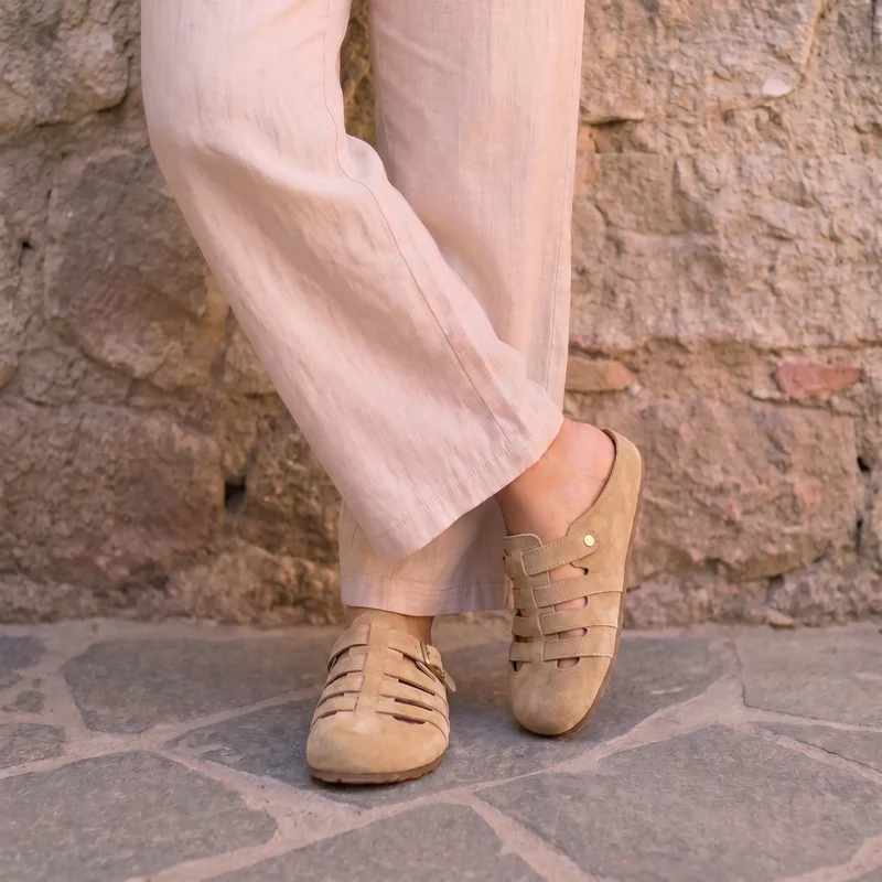 Cianelle | Komfortable Damen-Mules mit verstellbarer Schnalle