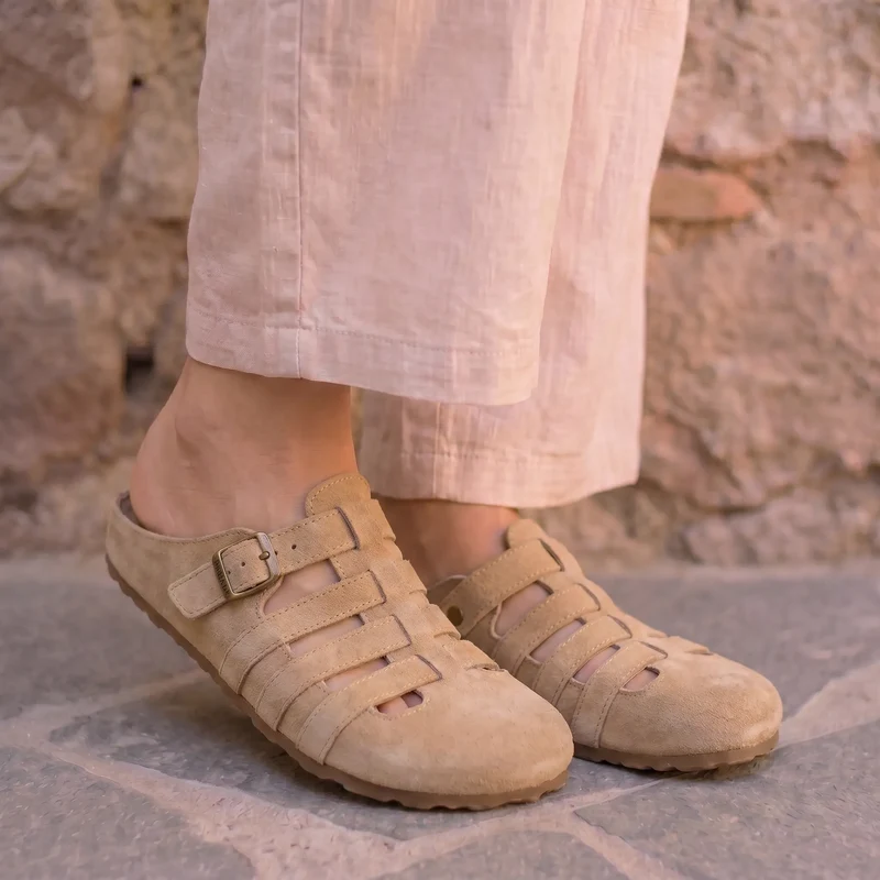 Cianelle | Komfortable Damen-Mules mit verstellbarer Schnalle