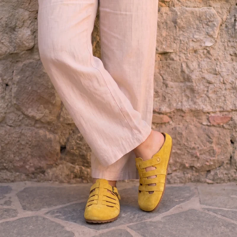 Cianelle | Komfortable Damen-Mules mit verstellbarer Schnalle