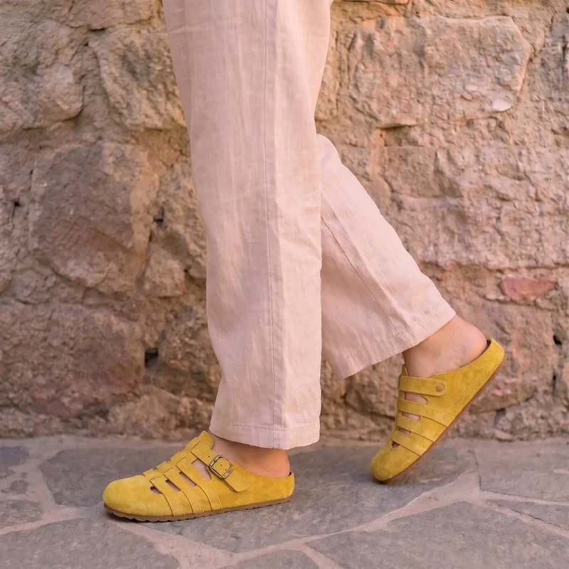 Cianelle | Komfortable Damen-Mules mit verstellbarer Schnalle