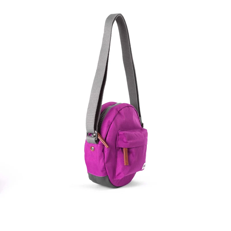 ROKA Paddington B Violet Kleine Tasche aus recyceltem Canvas