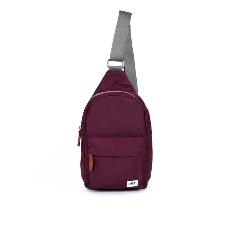 ROKA Willesden Große Tasche aus recyceltem Nylon – Pflaume