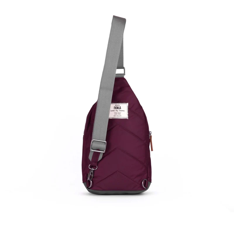ROKA Willesden Große Tasche aus recyceltem Nylon – Pflaume