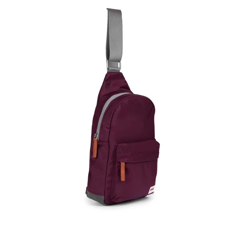 ROKA Willesden Große Tasche aus recyceltem Nylon – Pflaume