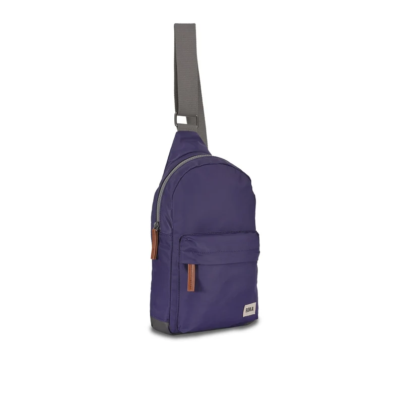 ROKA Willesden Große Tasche aus recyceltem Nylon – Maulbeere
