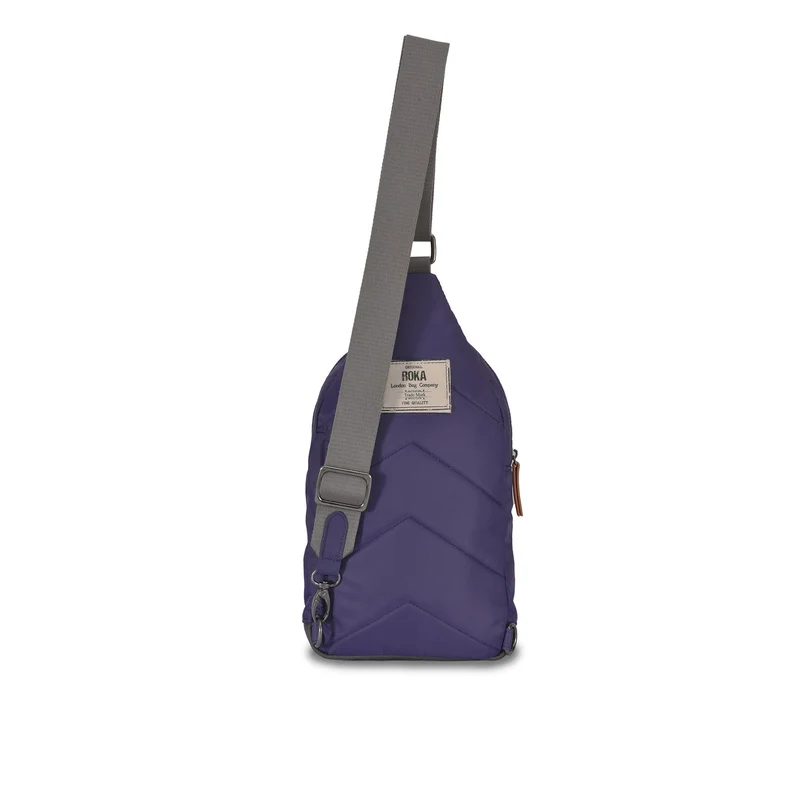 ROKA Willesden Große Tasche aus recyceltem Nylon – Maulbeere