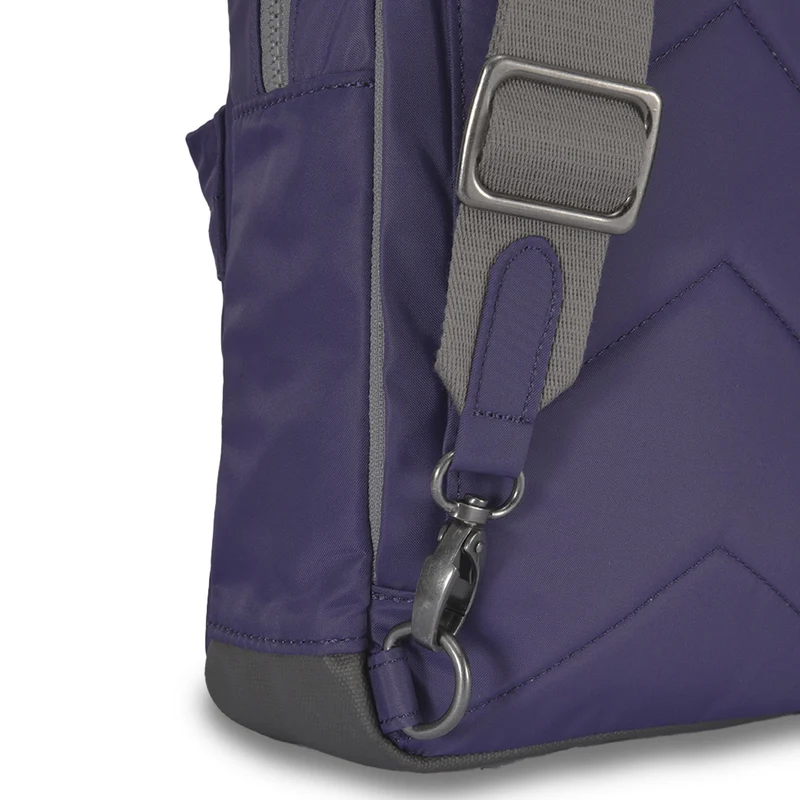 ROKA Willesden Große Tasche aus recyceltem Nylon – Maulbeere