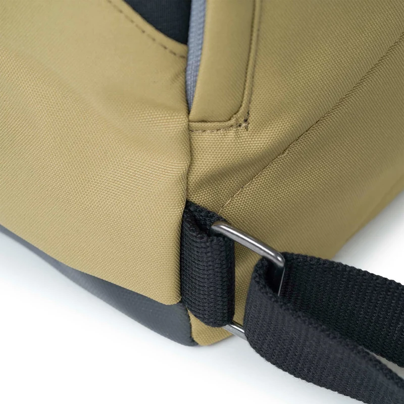 ROKA Black Label Canfield B Khaki Medium Tasche aus recyceltem Canvas