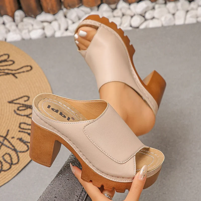 Enora | Orthopädische Sandalen mit Blockabsatz und offener Zehenpartie