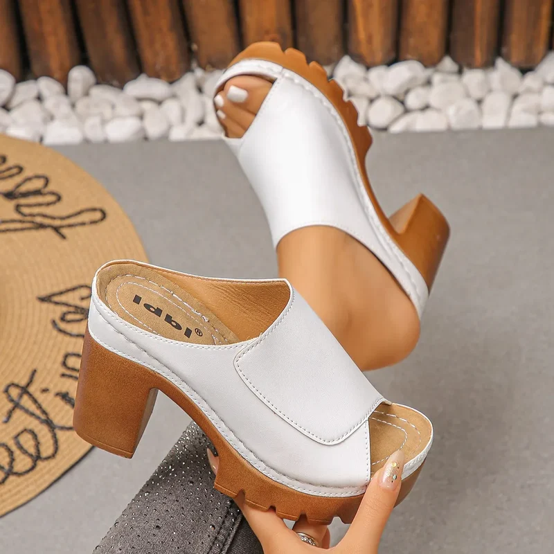 Enora | Orthopädische Sandalen mit Blockabsatz und offener Zehenpartie