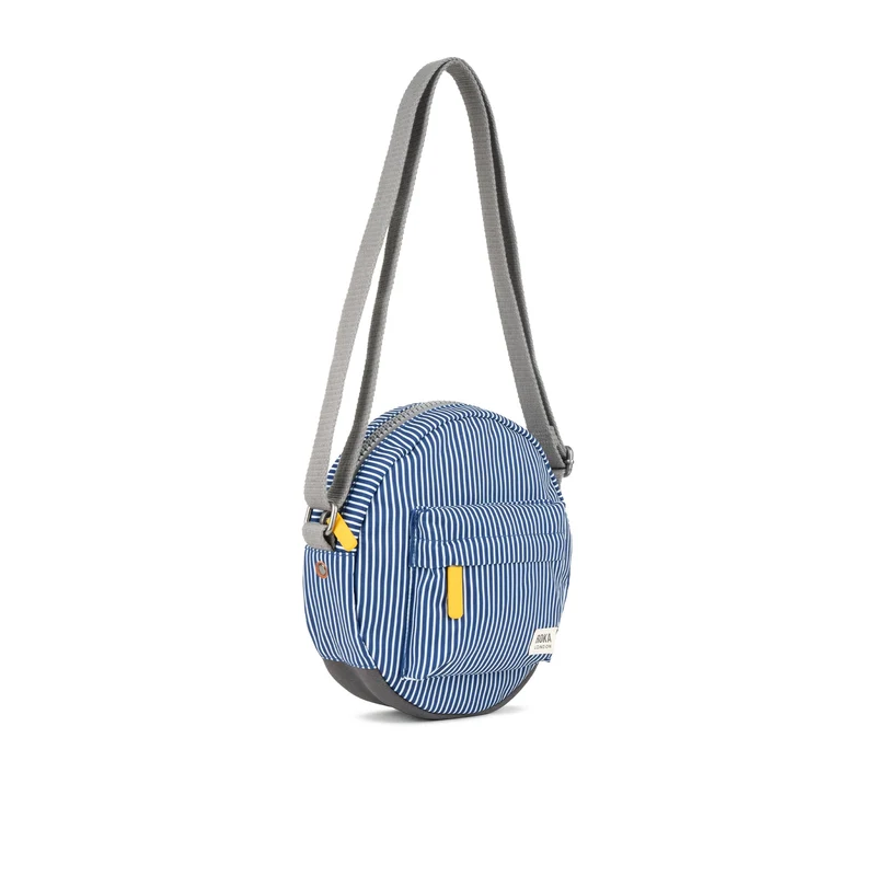 ROKA Paddington B Hickory Kleine Tasche aus recyceltem Canvas