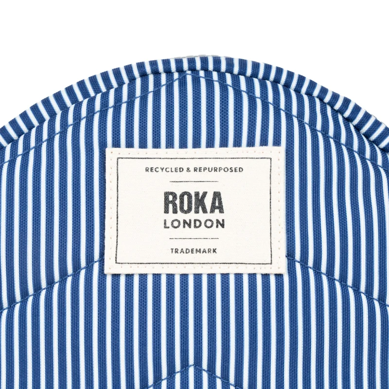 ROKA Paddington B Hickory Kleine Tasche aus recyceltem Canvas
