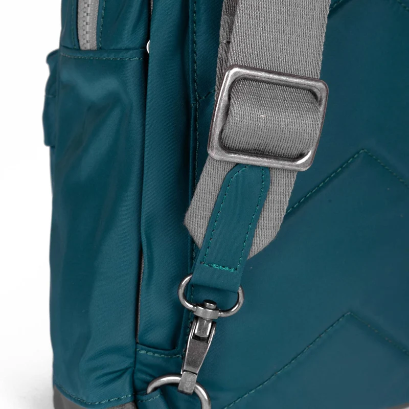 ROKA Willesden B XL Tasche aus recyceltem Nylon – Türkis